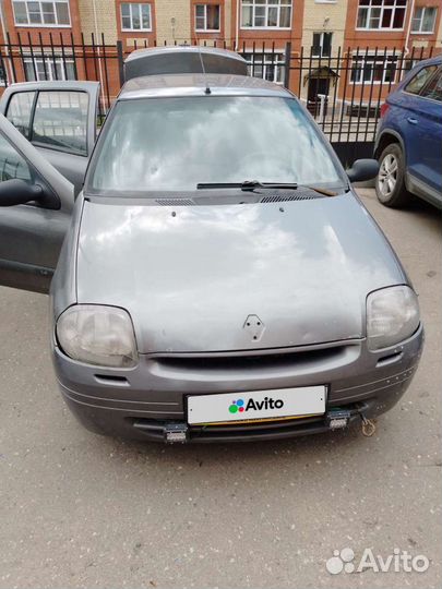Renault Clio 1.4 МТ, 2001, битый, 209 600 км