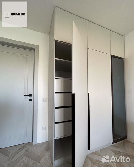 Шкаф распашной с фрезеровкой