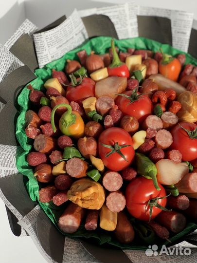 Съедобные букеты для мужчин из колбас раков