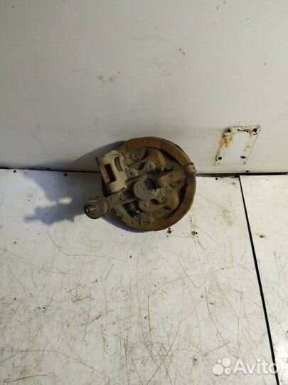 Кулак задний левый Hyundai Accent LC 2006