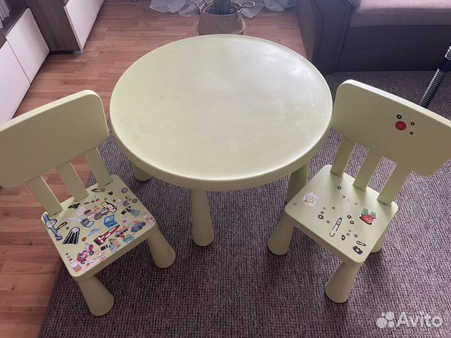 Детский стол и 2 стульчика mammut