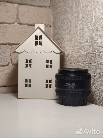 Объектив Nikon 50mm 1 8 D портретник