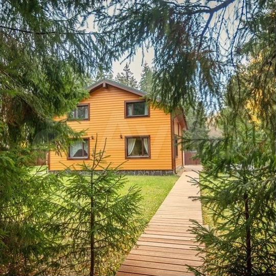 Дом 216 м² на участке 15 сот.