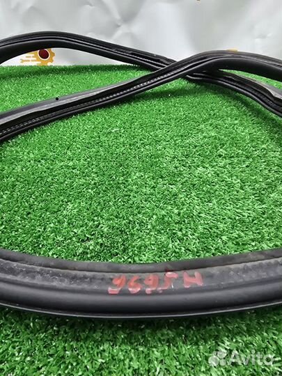 Уплотнительная резинка крышки багажника Volkswagen