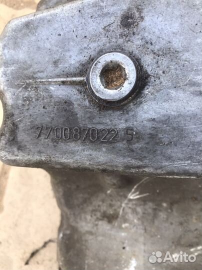 Поддон двигателя Рено Меган 1 K7M