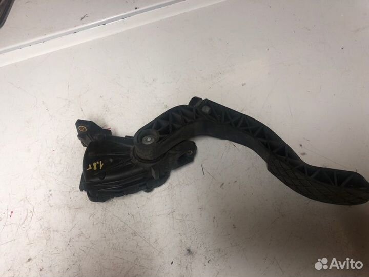Педаль газа (электронная) Volkswagen Audi