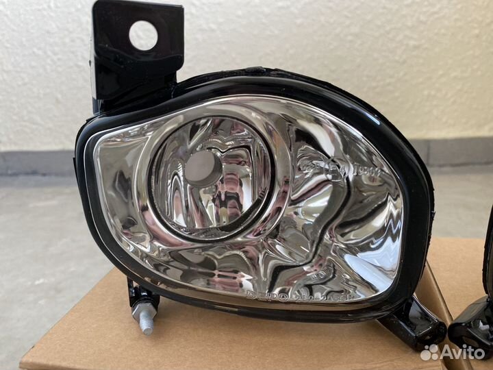 Туманка (1шт) Toyota Avensis T250 (2003-2006)