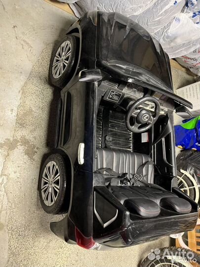 Продам детский электромобиль 4wd