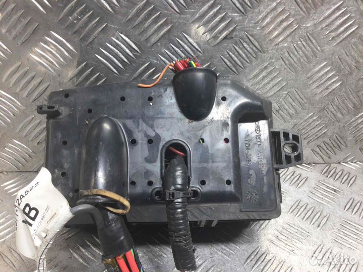 Блок предохранителей Volvo 850 1s7t14a142aa B5252S