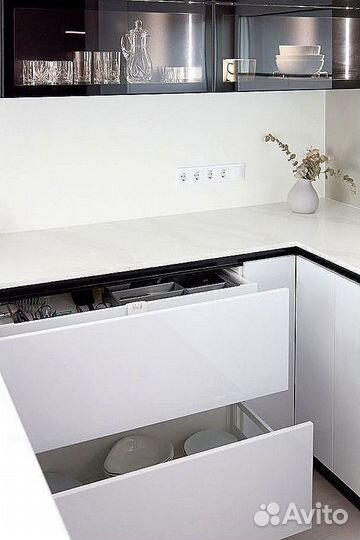 Кухня в потолок