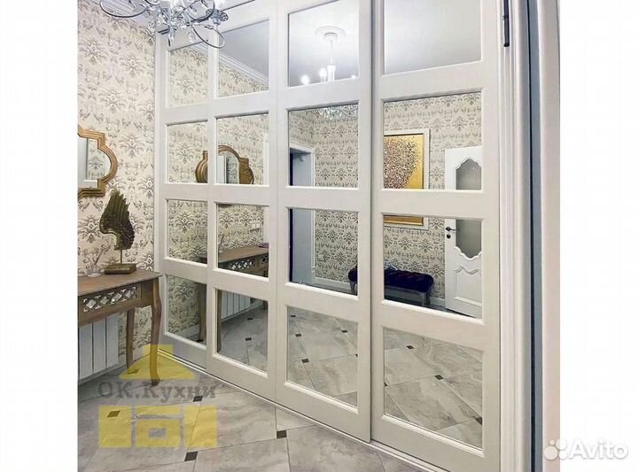 Шкаф купе с зеркалом