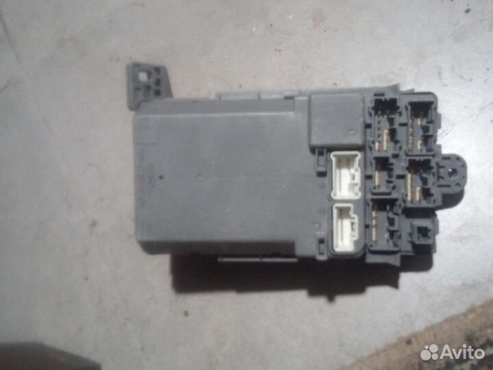 Блок предохранителей Honda Stepwgn II 2003–2005