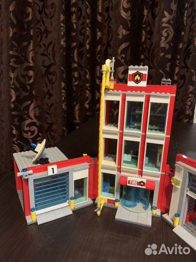 Lego City пожарная станция 60110