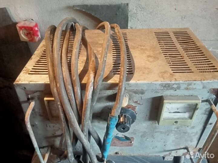 Зарядное устройство