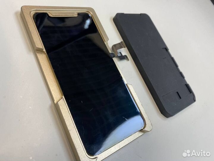 Замена стекла дисплейного модуля iPhone