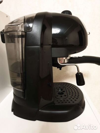 Кофеварка рожковая DeLonghi ec201cd.B