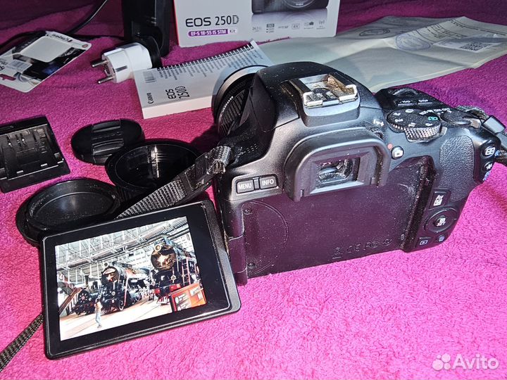 Canon 250D Kit 18-55mm