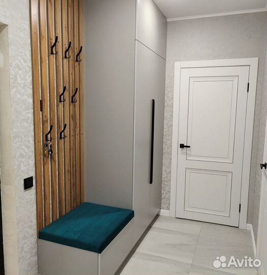 Прихожая с шкафом