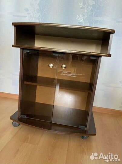 Тумба / тумбочка под телевизор