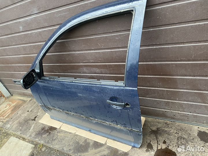 Передняя левая дверь Volkswagen Golf 4 трёхдверка