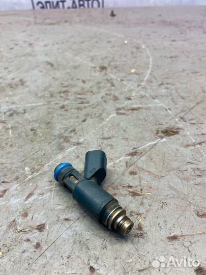 Форсунка топливная Lr Range Rover Vogue L322 4.2