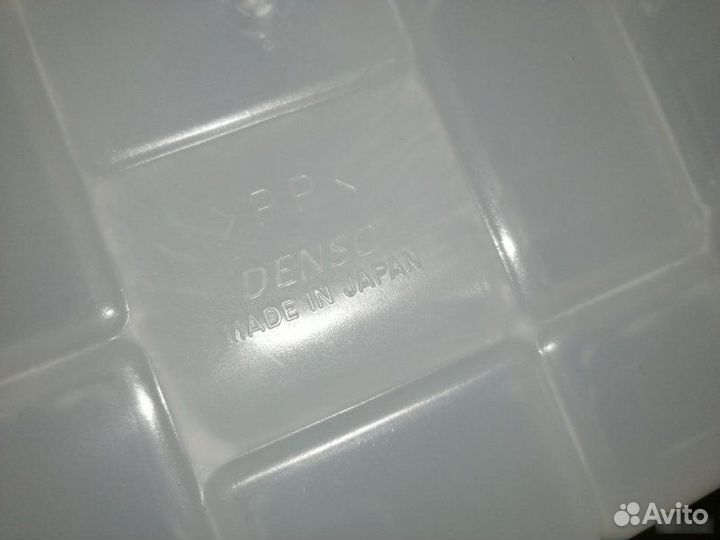 Расширительный бачок Toyota Land Cruiser 200