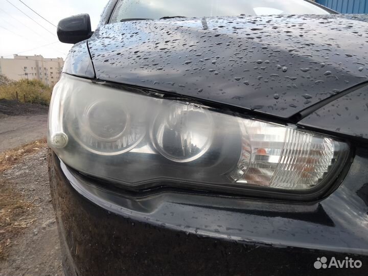 Фары Митсубиси Лансер 10