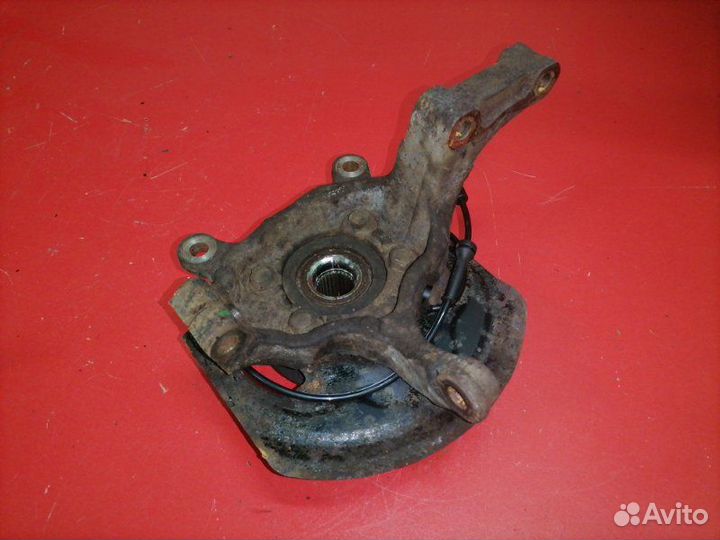 Поворотный кулак передний правый Nissan Qashqai