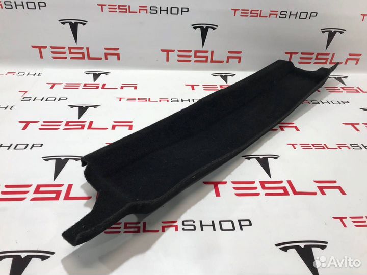 Панель отделки багажного отделения задняя Tesla
