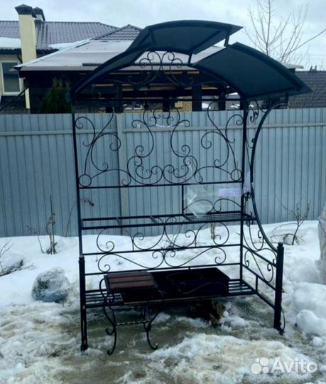 Кованый мангал с крышей