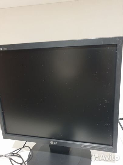 Монитор LG 17'