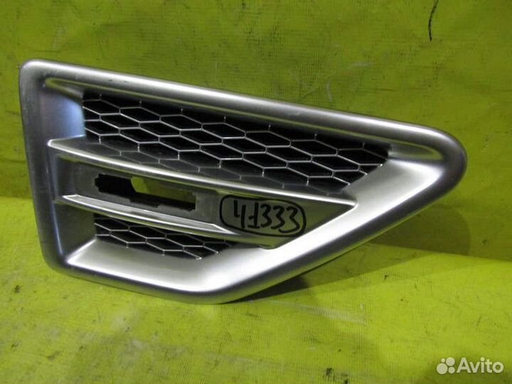 Решетка в крыло Land Rover Freelander 06-14г 41333