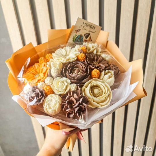 Букет из шоколадных цветов на 1 сентября