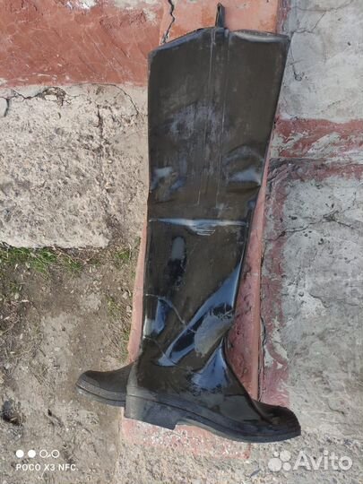 Резиновые болотные сапоги