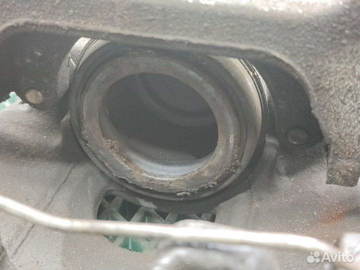 Суппорт тормозной передний правый Volkswagen