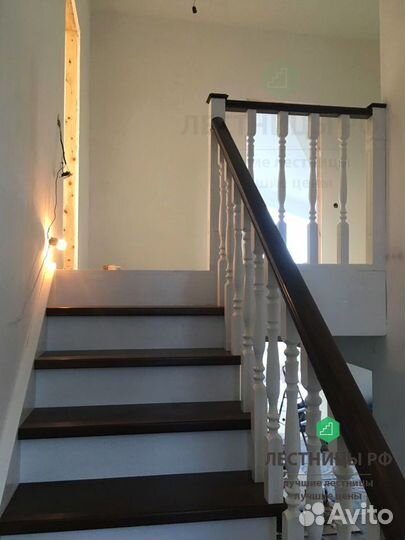 Лестница деревянная