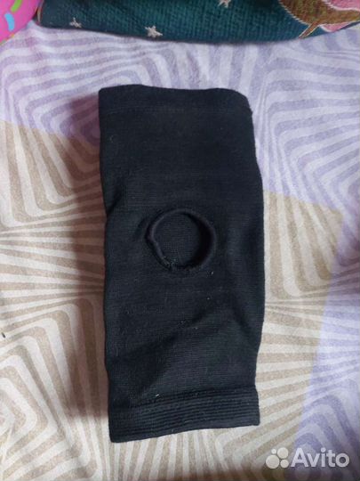 Налокотники для зальных видов спорта