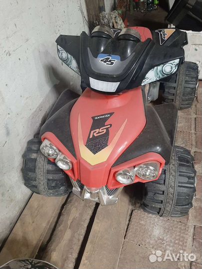 Детский квадроцикл на аккумуляторе