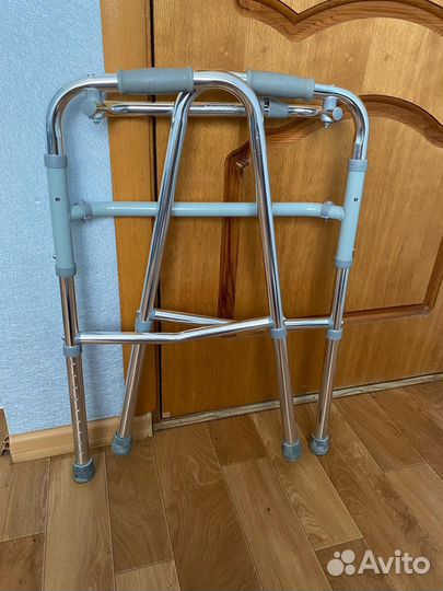 Ходунки для инвалидов