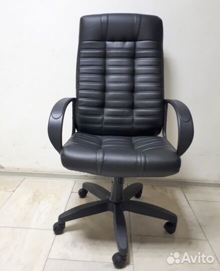 Кресло руководителя Атлант Ультра к/з чёрный