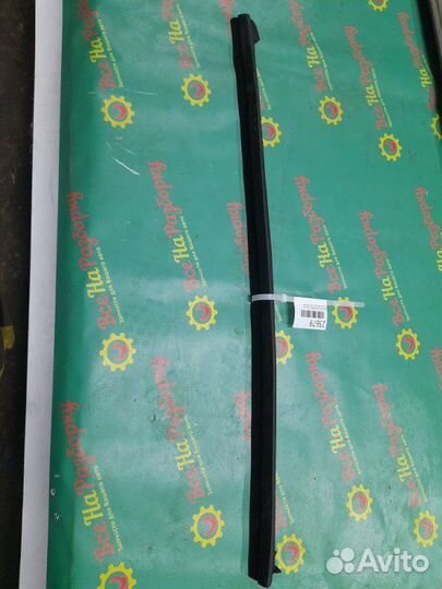 Бархотка стекла дверей задняя левая Hyundai I40