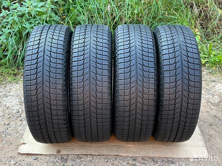 Michelin X-Ice 3 215/65 R16