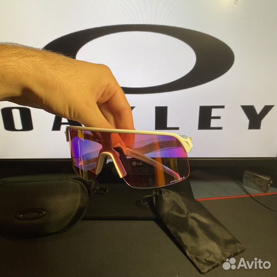 Очки oakley Sutro
