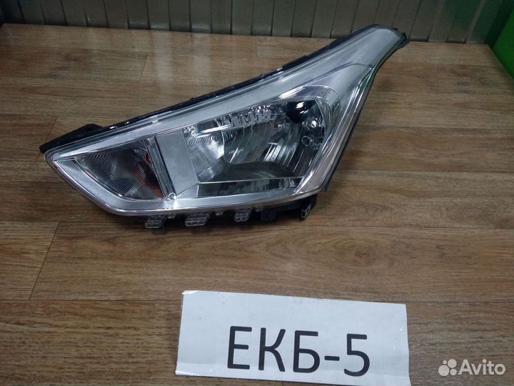 Передняя фара на Хендай Крета