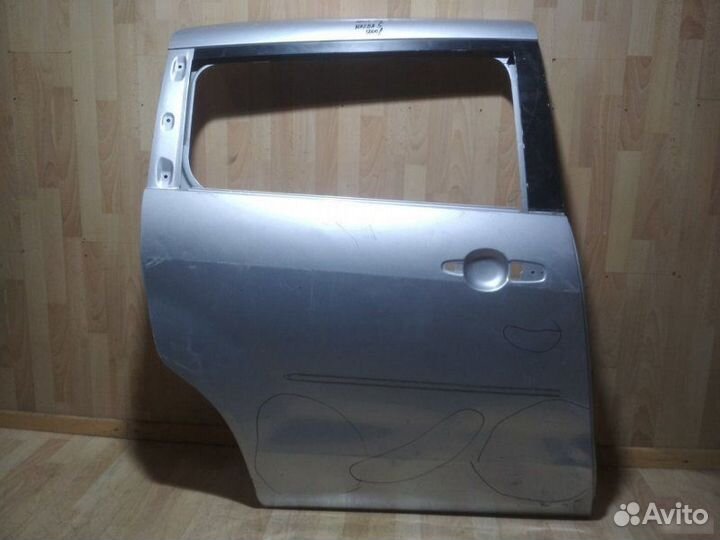 Дверь Mazda 5