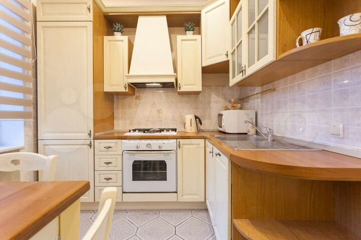 2-к. квартира, 82 м², 1/4 эт.