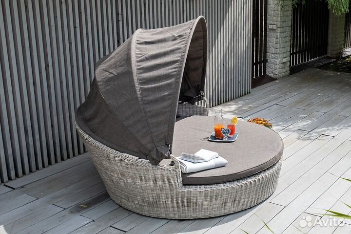 Кровать плетеная круглая из иск. ротанга