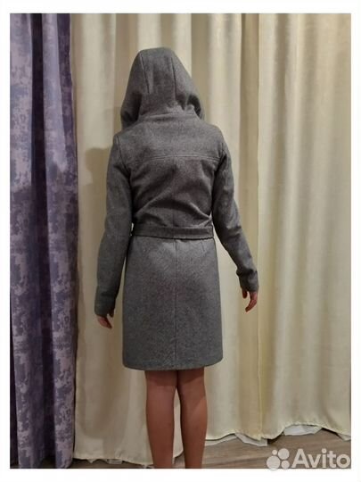 Пальто для девочки, серое,удобное, 42 размер