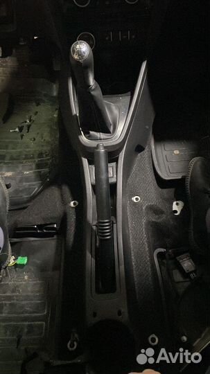 Авторазбор LADA X-ray ручник