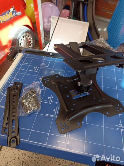 Телевизор крепеж